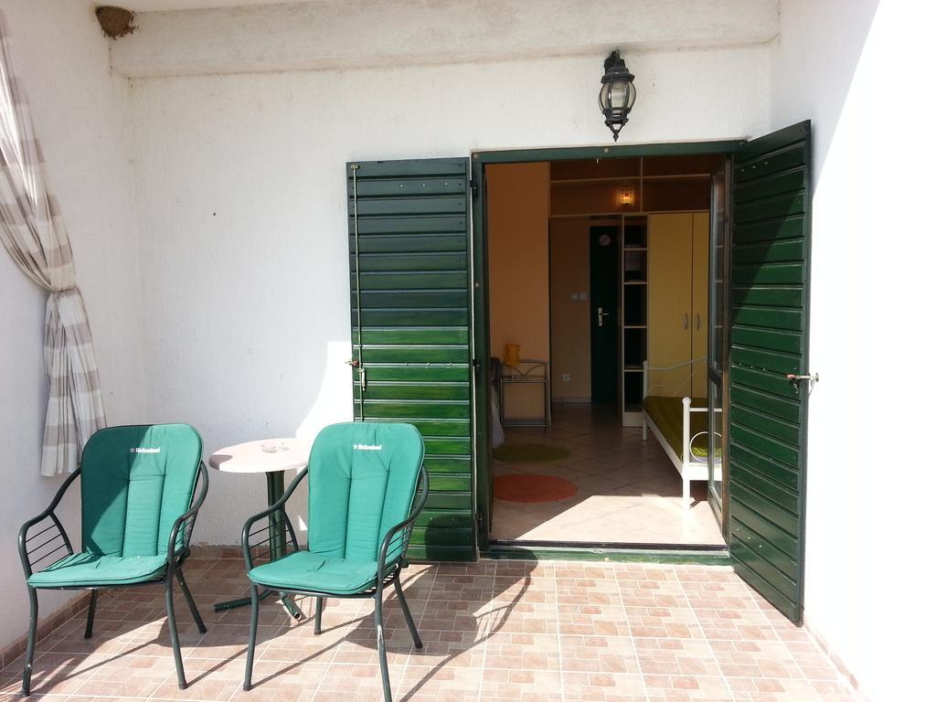 Inn Gostionica Rovanjska Exterior photo